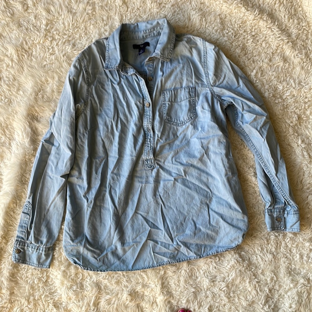Chambray 3/4 button top